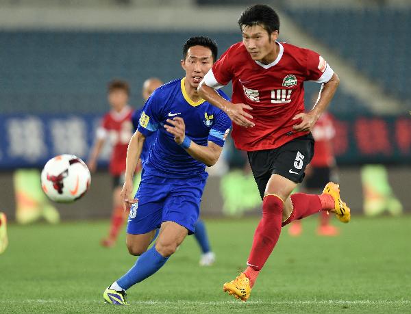 绿帽哥：皇马对阿诺德的表现极为不满，32万欧周薪却频受伤（绿帽哥：皇马对阿诺德表现颇感失望，拿着32万欧周薪仍伤病缠身）