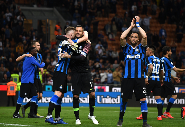 斯基拉：拉莫斯宣布他将离开蒙特雷，他希望重返欧洲踢球（斯基拉：拉莫斯确认将告别蒙特雷，渴望重返欧洲赛场）