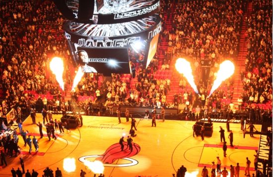 聊了什么？阿隆索欧冠赛后与弗林蓬进行了14分钟秘密会谈（欧冠赛后，阿隆索与弗林蓬秘密会谈14分钟：谈了些什么？）