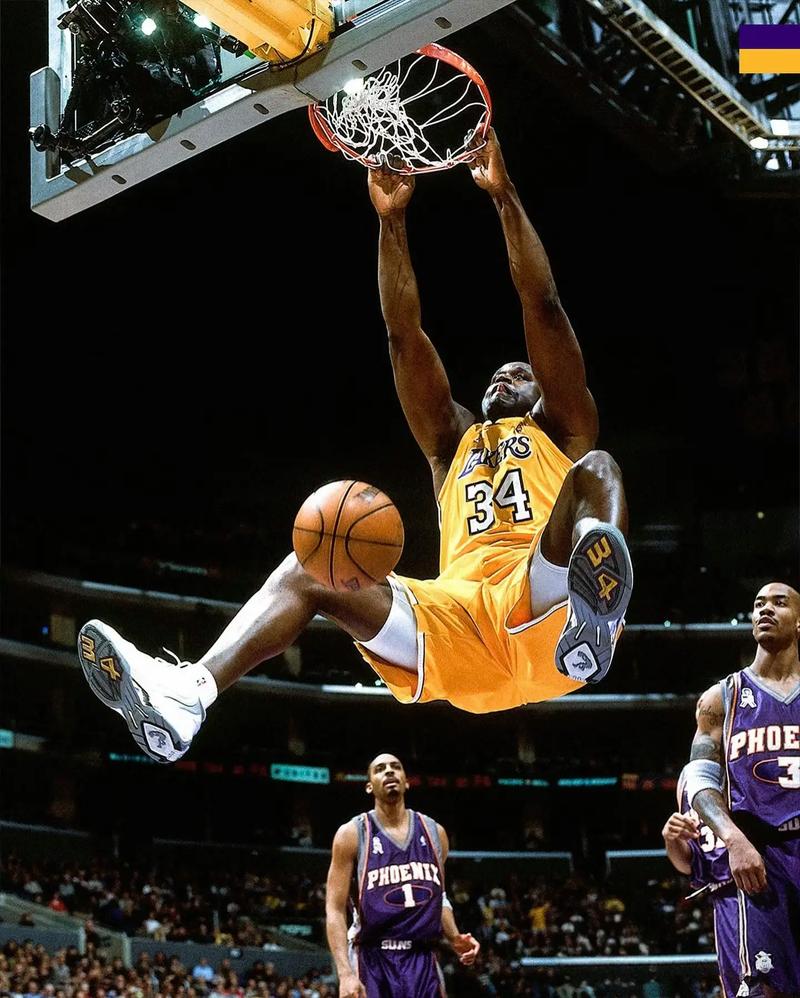 埃尔切3-0大胜赫罗纳，拉法-米尔两球，巴莱拉破门（拉法-米尔梅开二度，巴莱拉建功，埃尔切3-0完胜赫罗纳）