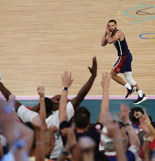 曼联计划在2026年以约7500万英镑签下巴莱巴，但需等待未来转会窗口，且交易需布莱顿同意。（曼联拟于2026年以约7500万英镑引进巴莱巴，须等待后续转会窗且取决于布莱顿放行。）