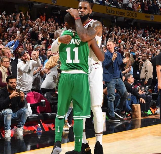 本轮欧冠最佳阵容：诺伊尔、福登、奥斯梅恩、梅里诺在列（欧冠本轮最佳阵容出炉：诺伊尔、福登、奥斯梅恩、梅里诺入围）