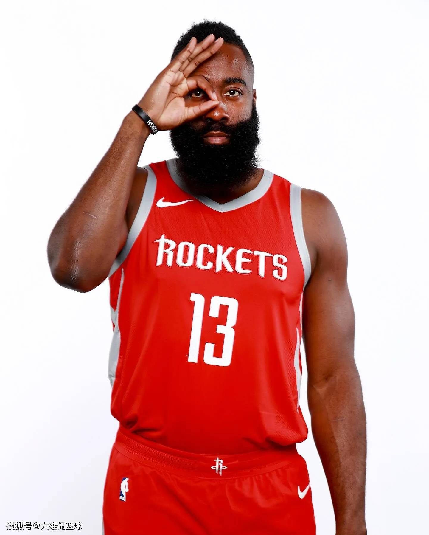 奎因单节21分5助攻0失误创历史，NBA此前仅詹姆斯等3人做到（奎因单节砍21分送5助攻零失误创纪录，NBA历史此前仅詹姆斯等三人达成）