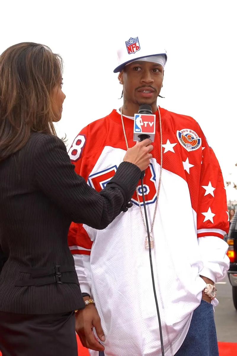 Siegel：如无法得到字母热火将补强后场 如科比·怀特和小西蒙斯（Siegel称：若无缘字母哥，热火将转向后场补强，目标或包括科比·怀特、小西蒙斯）