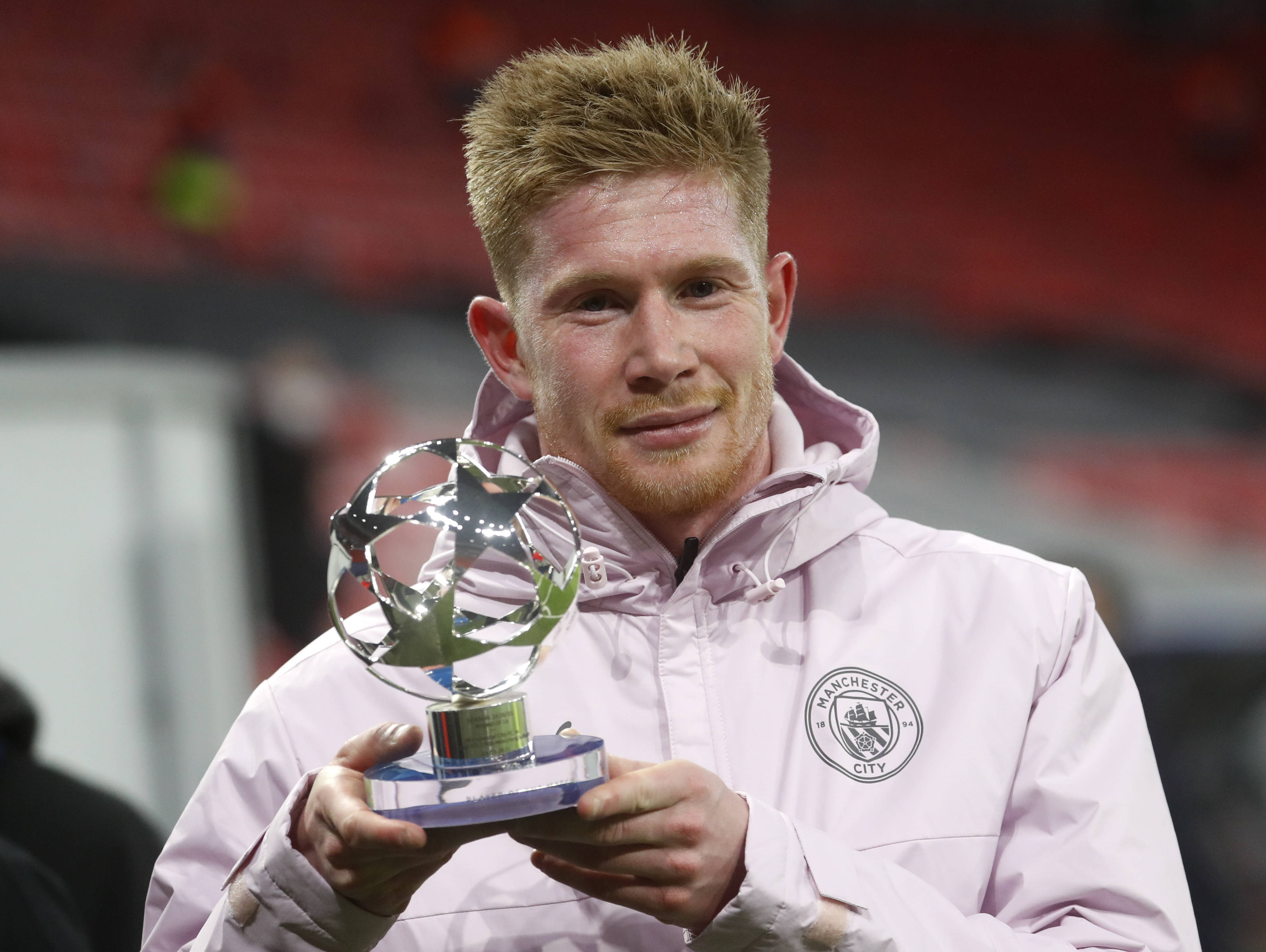 斯帅：为什么换下伊尔迪兹？我换上的是转会费5000万的奥蓬达（斯帅解释换人：伊尔迪兹下场，我派上转会费5000万的奥蓬达）