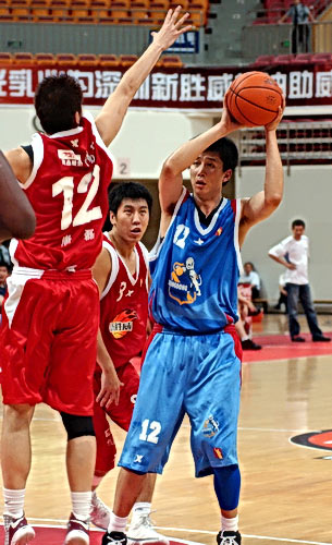 勇士&鹈鹕半场合计命中3记三分，命中率同为9.1%（勇士与鹈鹕半场三分共中3球，命中率均为9.1%）