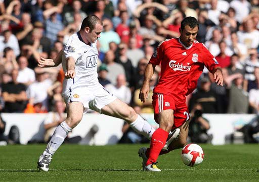 这一刻，时间仿佛停住（此刻，仿佛时光静止）